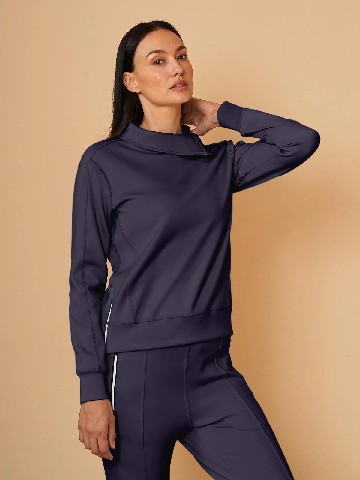 Mehr als nur ein einfaches Golf-Sweatshirt mit unregelmäßigem Kragen