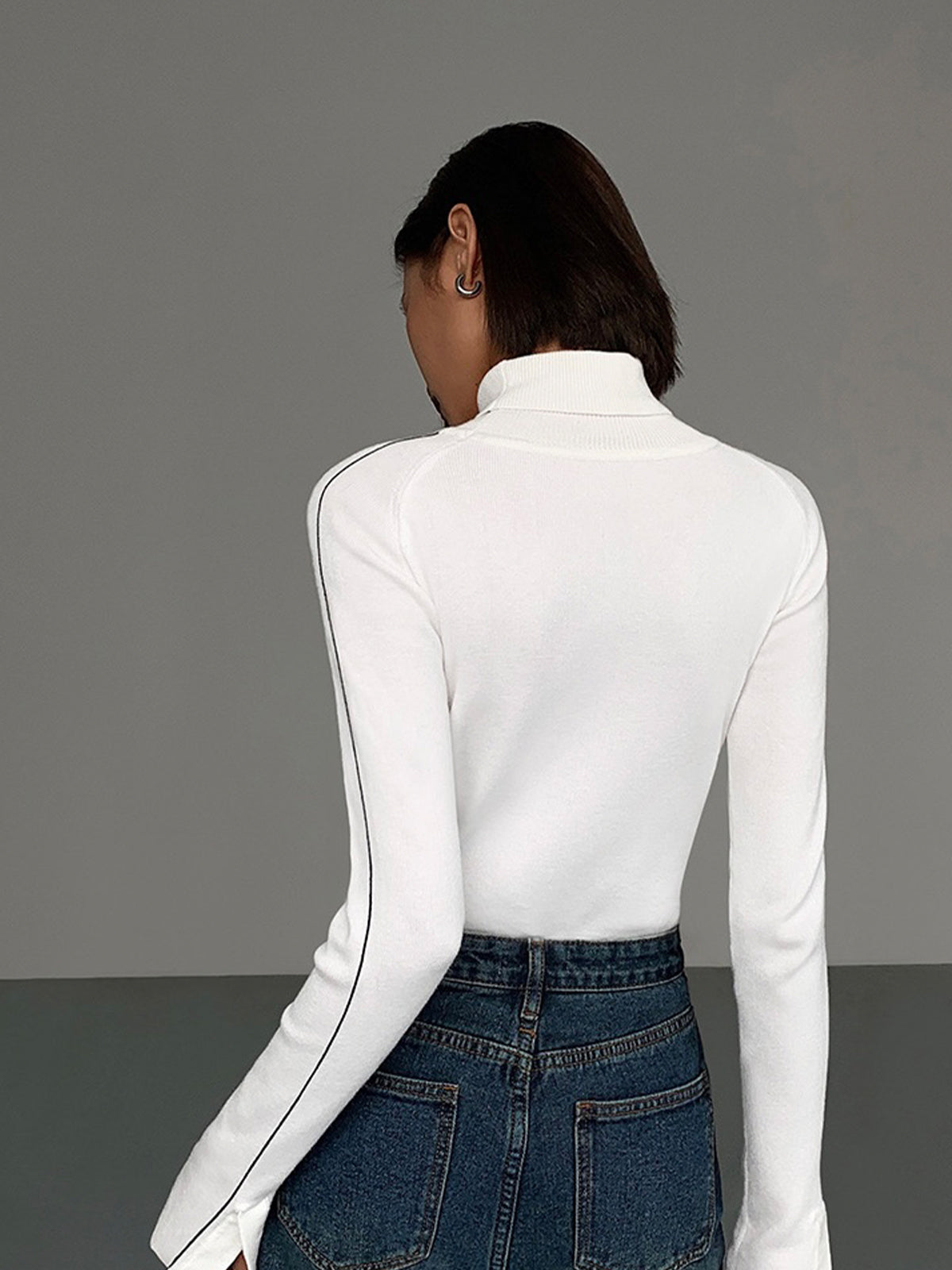 Kontrast-Piping-Turtleneck-Pullover