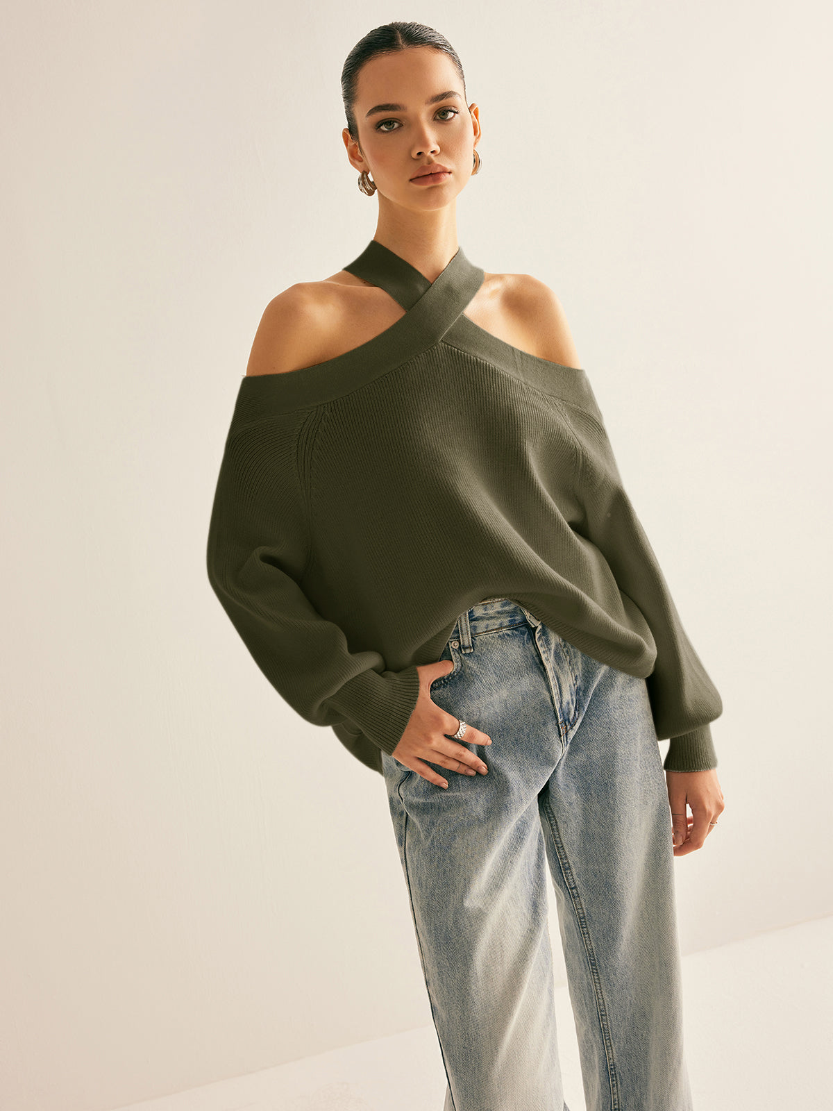Kreuzkragen Cold-Shoulder Pullover