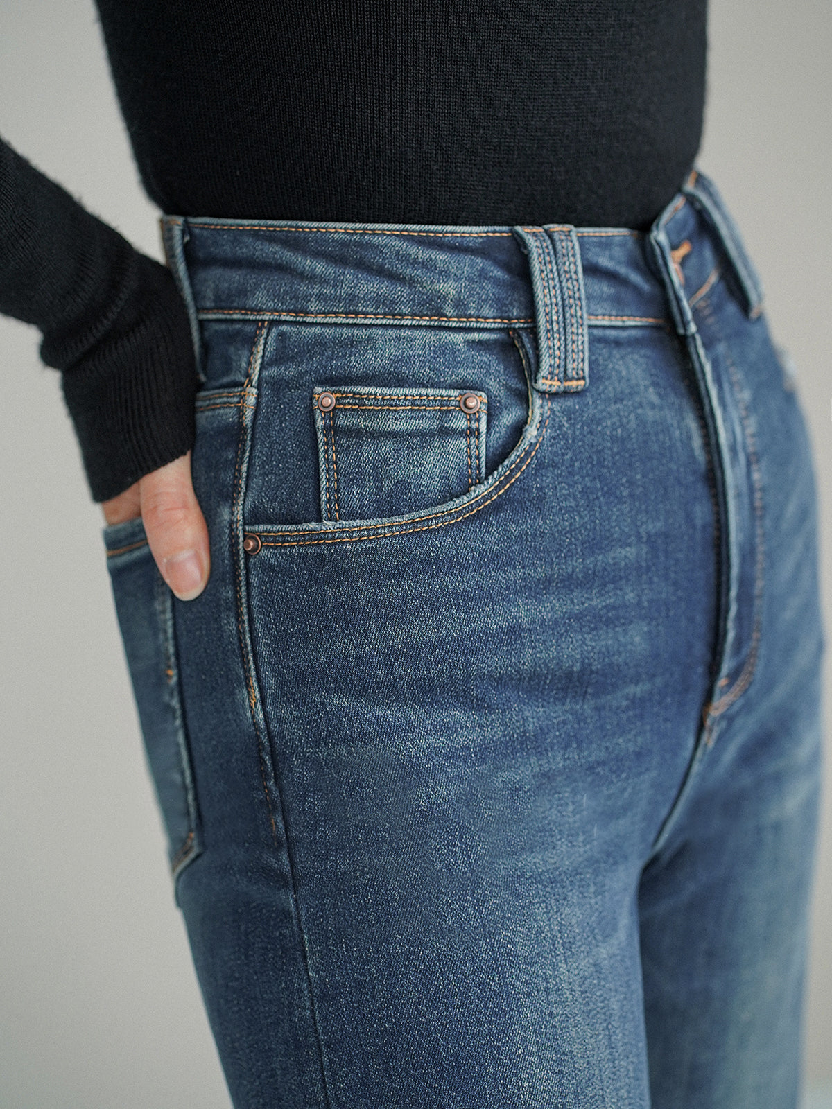 Mid-Waist Bootcut Denim Jeans ohne Gürtel