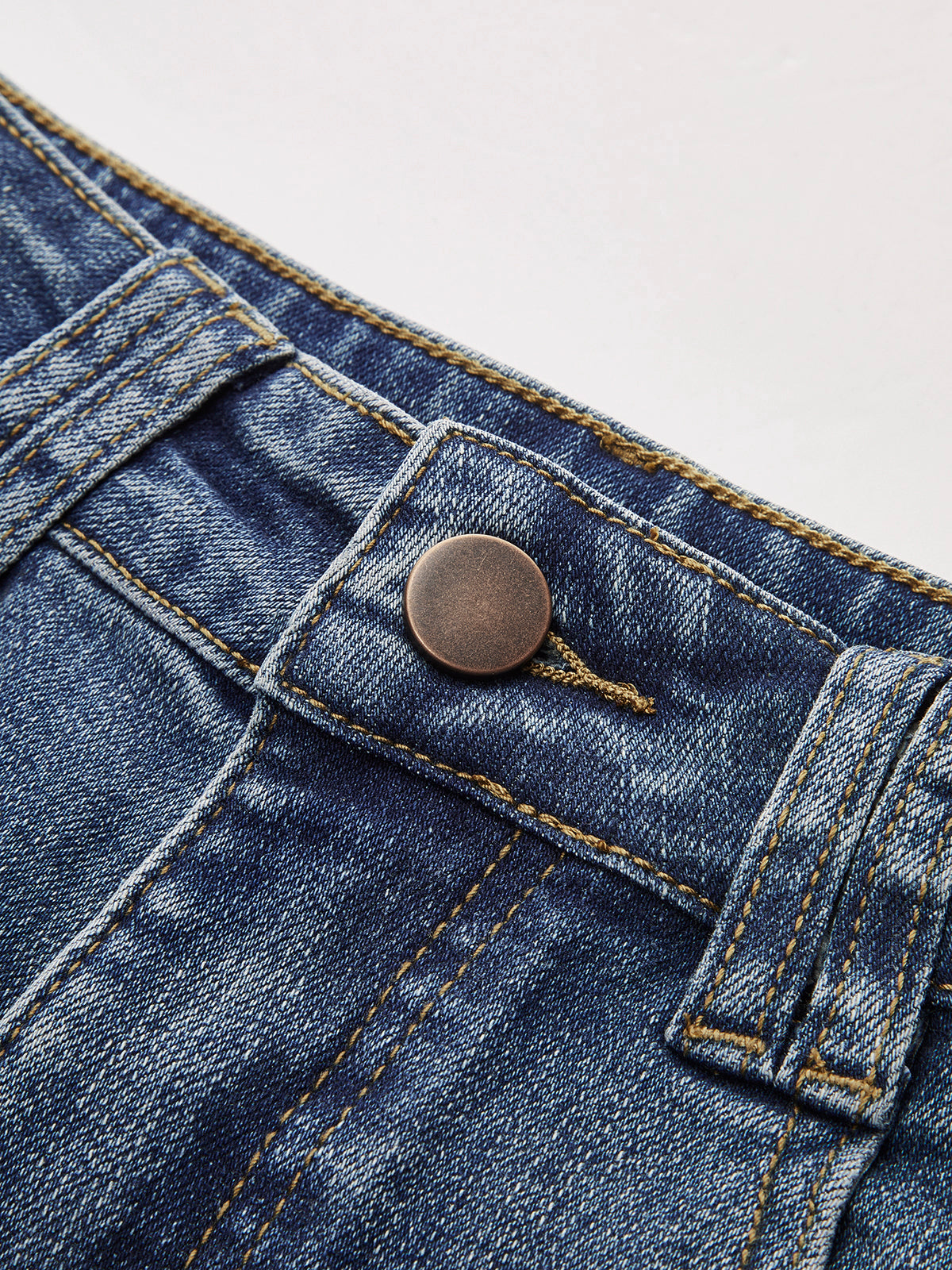 Mid-Waist Bootcut Denim Jeans ohne Gürtel