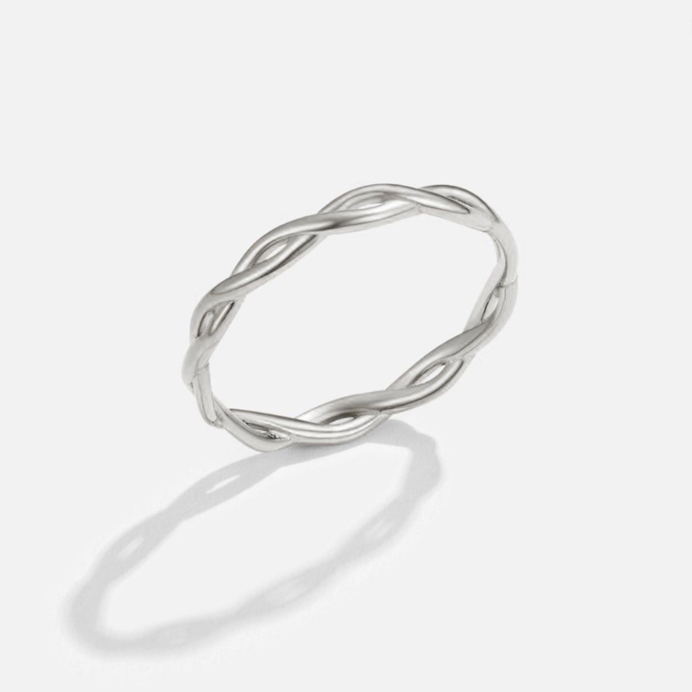 Bague torsadée en argent à l'infini
