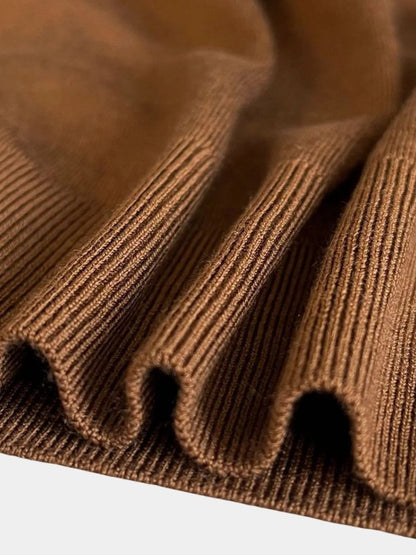 100% Wollpullover mit V-Ausschnitt und Umlegekragen - Cross & Crown