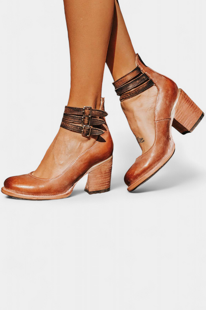 ELYRA™ | Moderne Blockabsätze aus schwarzem Leder