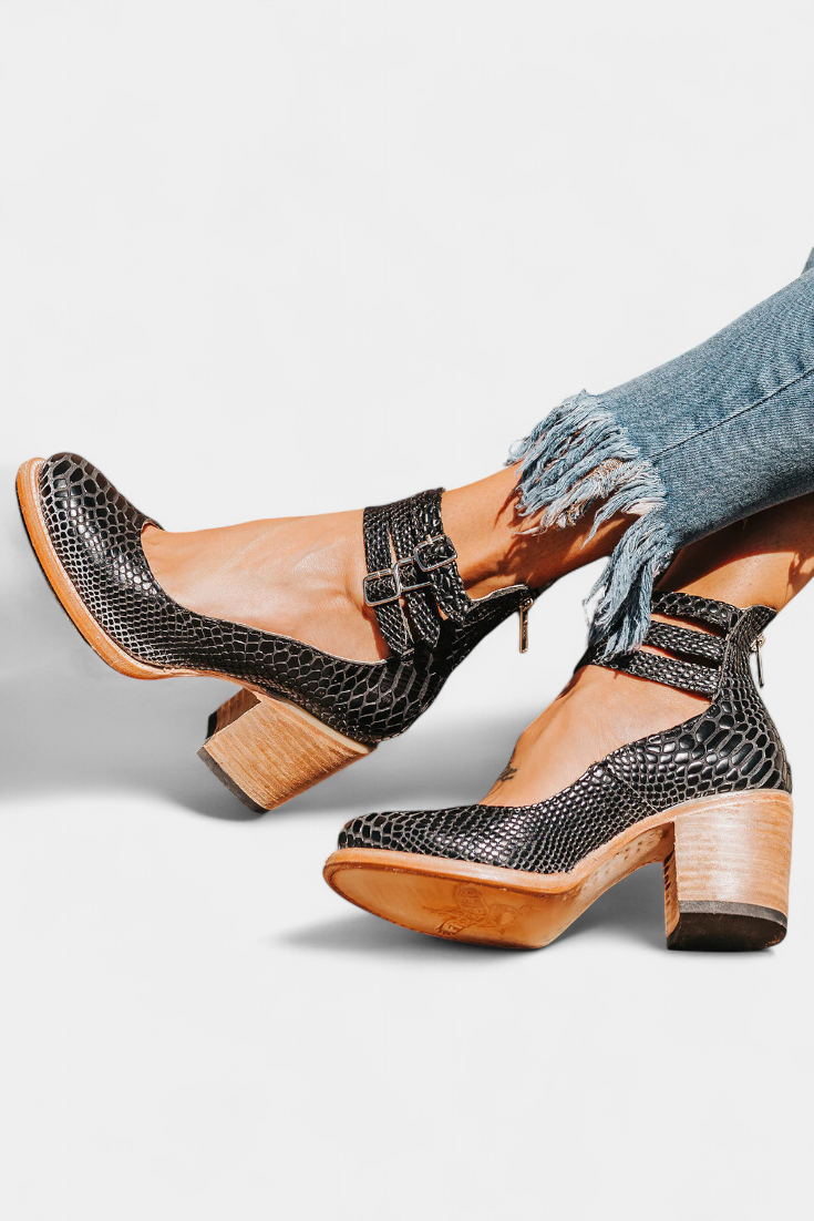 ELYRA™ | Moderne Blockabsätze aus schwarzem Leder