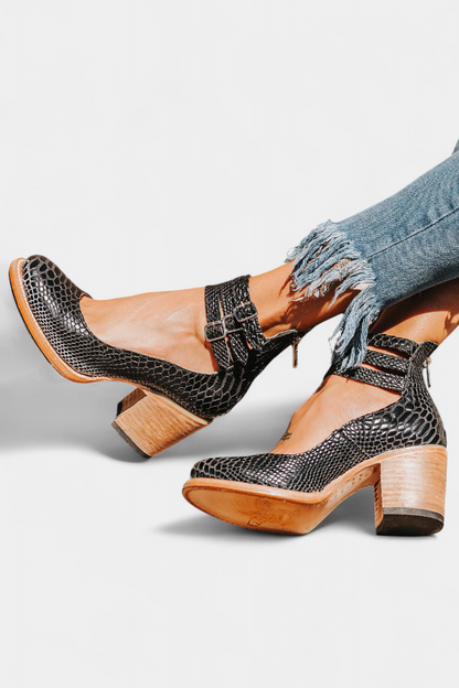 ELYRA™ | Moderne Blockabsätze aus schwarzem Leder