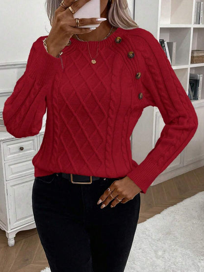 Clara – Zopfmuster-Strickpullover mit Knopfdetails