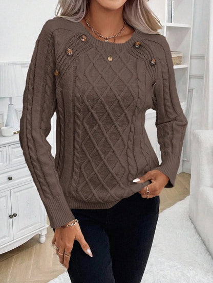 Clara – Zopfmuster-Strickpullover mit Knopfdetails