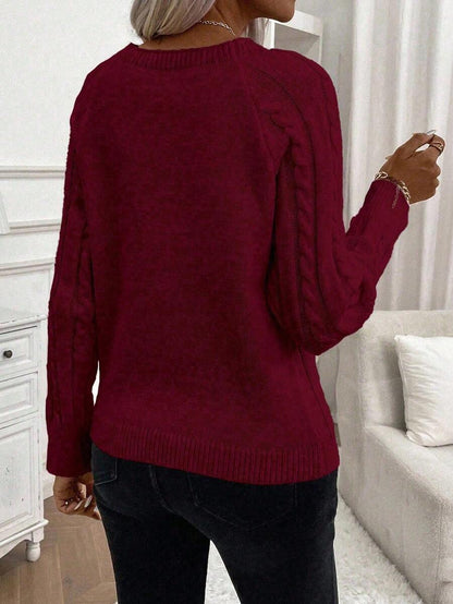 Clara – Zopfmuster-Strickpullover mit Knopfdetails