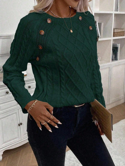 Clara – Zopfmuster-Strickpullover mit Knopfdetails