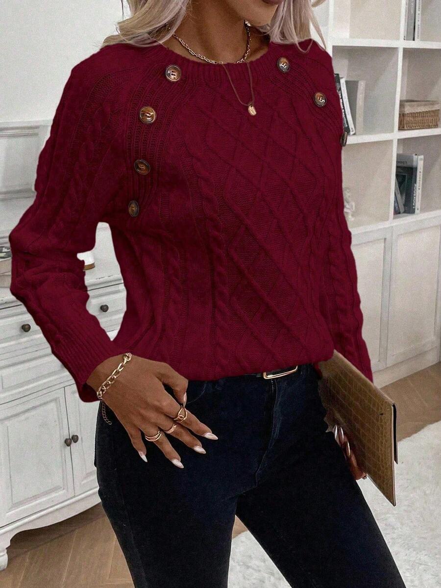 Clara – Zopfmuster-Strickpullover mit Knopfdetails