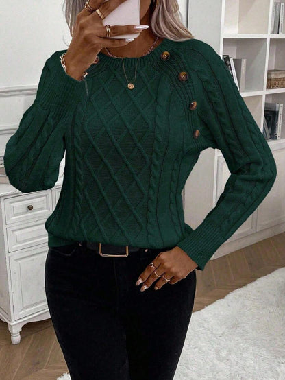 Clara – Zopfmuster-Strickpullover mit Knopfdetails