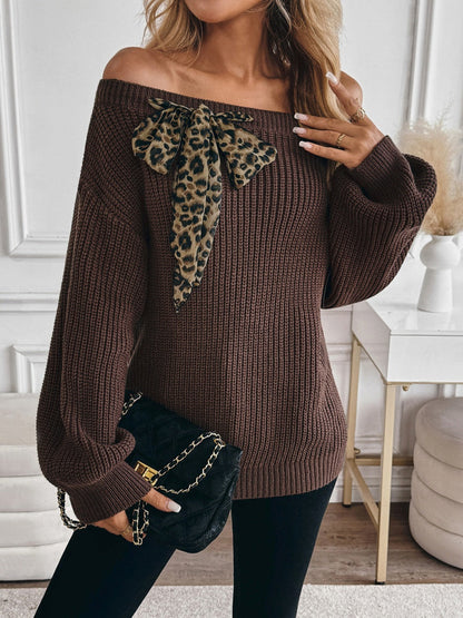 Brauner Pullover mit Leoparden-Off-Shoulder-Design