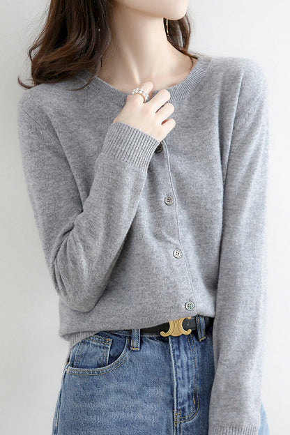 Rundhals-Wollstrick-Cardigan - 12 Farben verfügbar