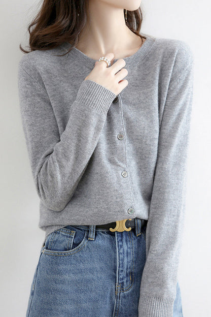 Rundhals-Wollstrick-Cardigan - 12 Farben verfügbar