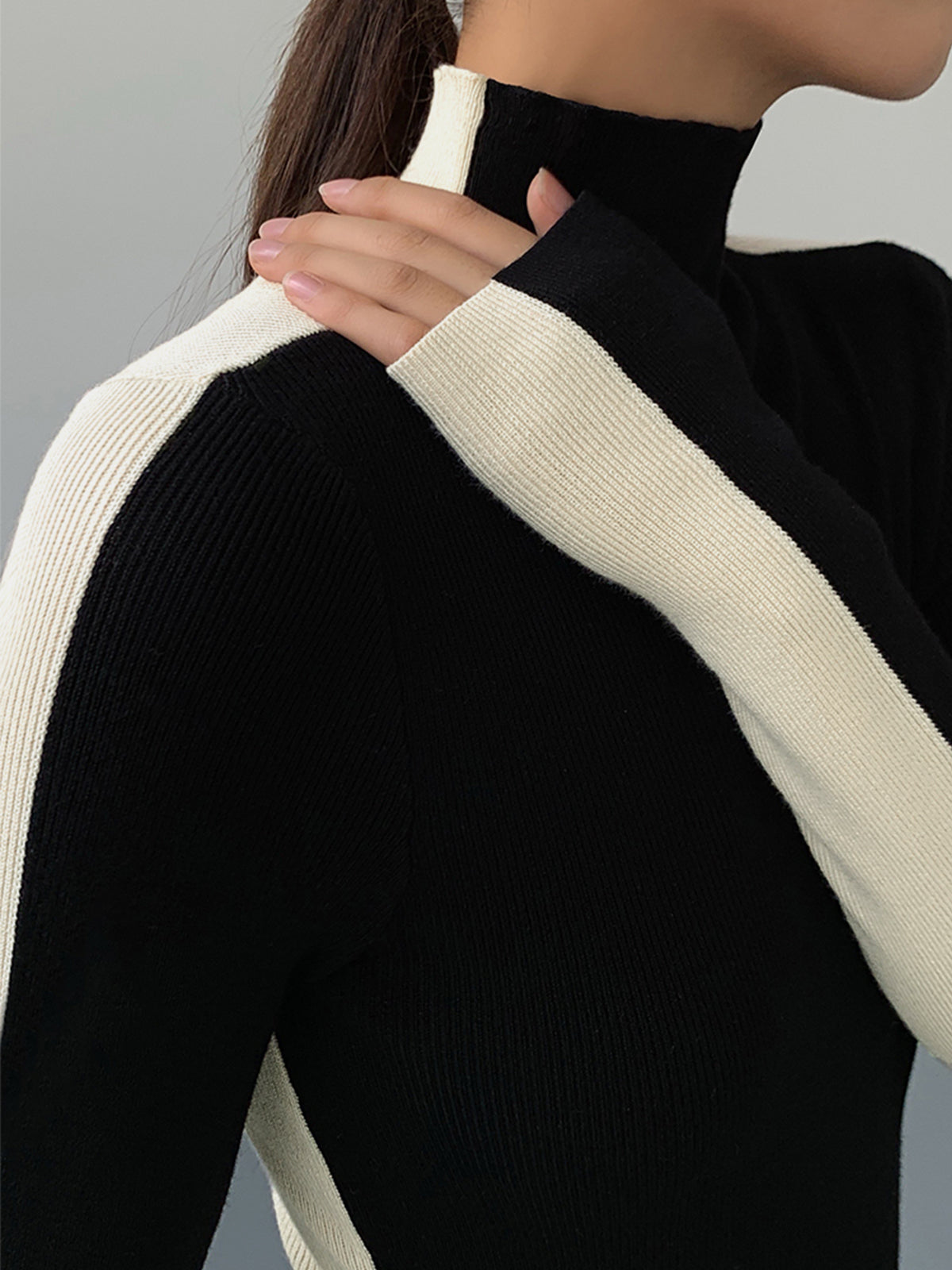 Zweifarbiges, doppelseitiges Stricktop mit langen Ärmeln