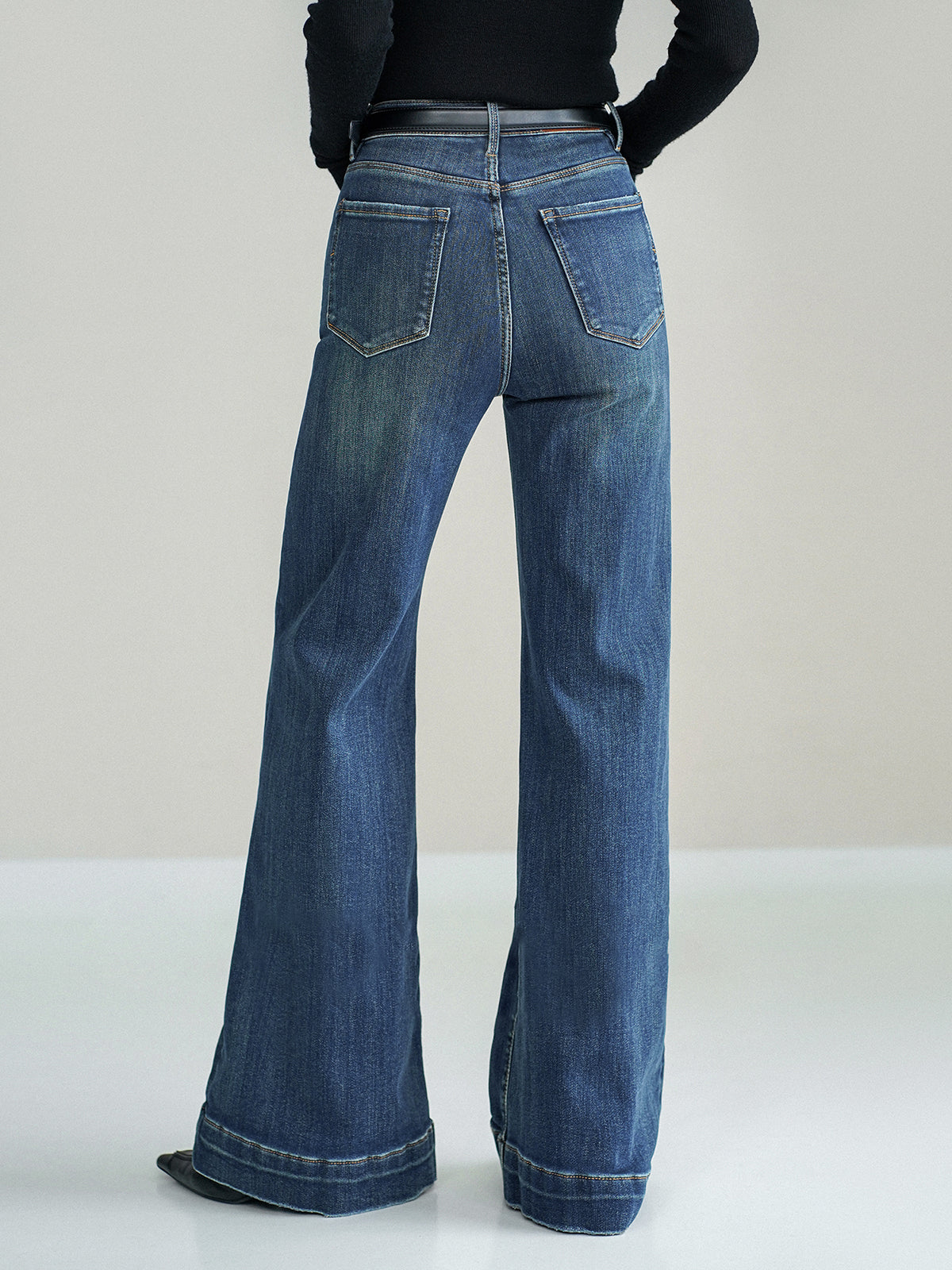 Mid-Waist Bootcut Denim Jeans ohne Gürtel