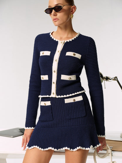 Kontrastierende gewellte Besatz-Metallknopf-Cardigan