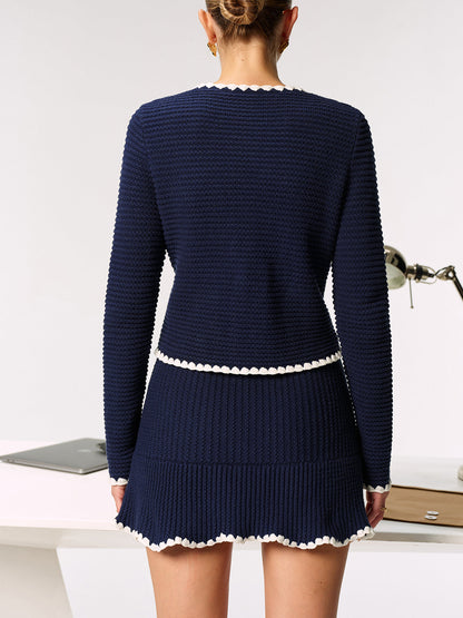 Kontrastierende gewellte Besatz-Metallknopf-Cardigan