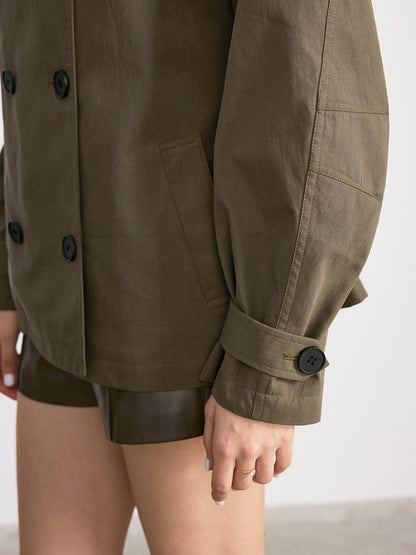 Doppelreihiger Gürteltrenchcoat