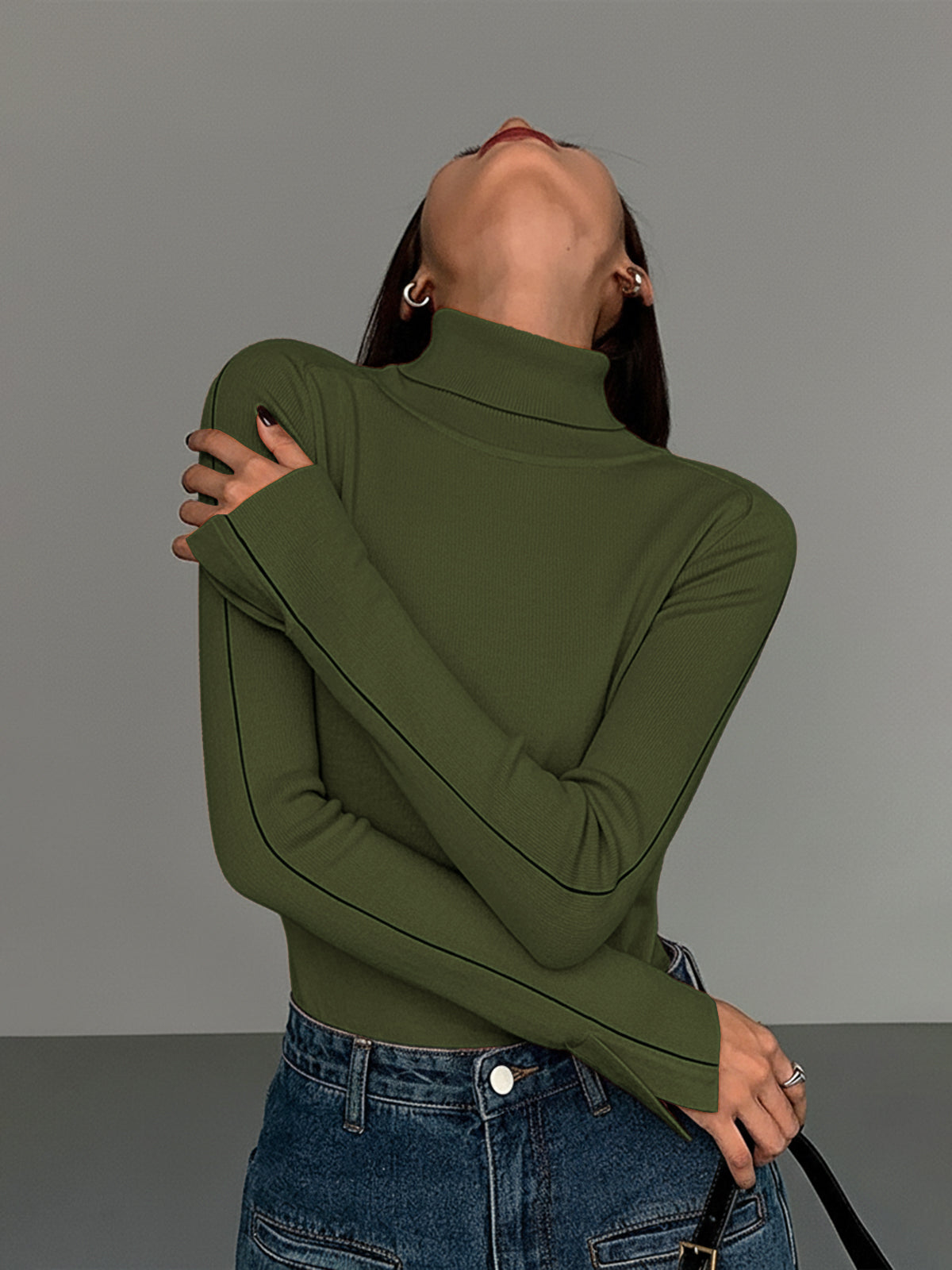 Kontrast-Piping-Turtleneck-Pullover