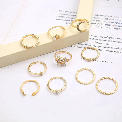 Set aus 10 böhmischen Ringen aus Silber und vergoldetem Material