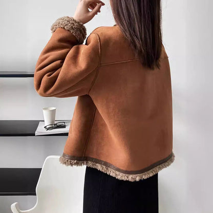 Elise Leroy Sherpa Chic Mantel