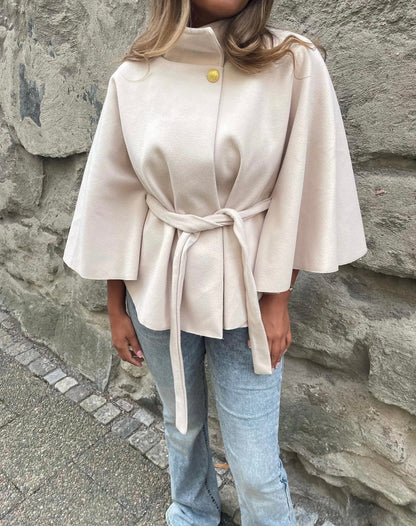 Mystique & Co™ Mantel Clara