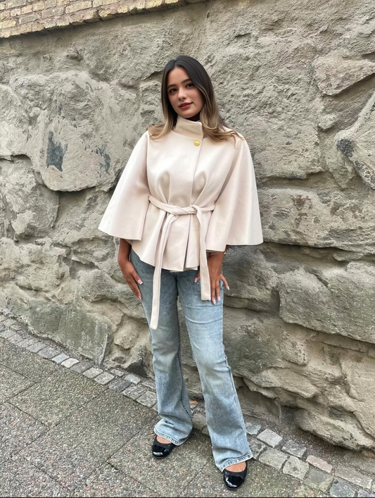 Mystique & Co™ Mantel Clara