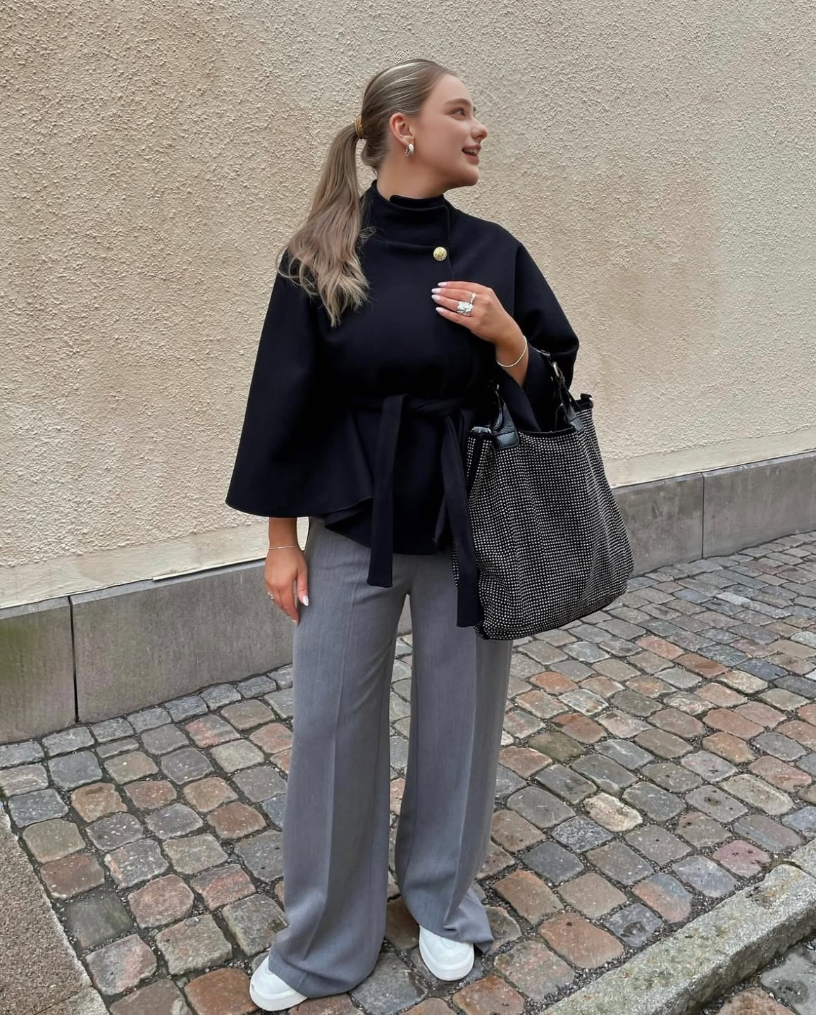 Mystique & Co™ Mantel Clara