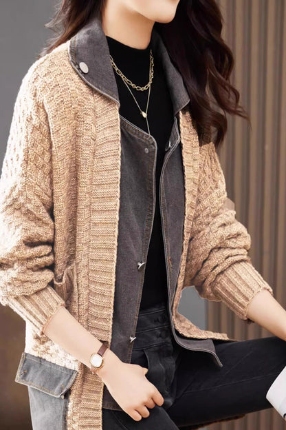 Gestrickter Cardigan-Mantel mit Einsätzen
