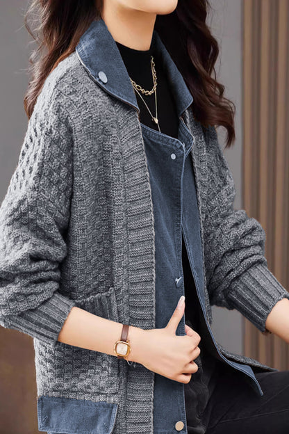 Gestrickter Cardigan-Mantel mit Einsätzen