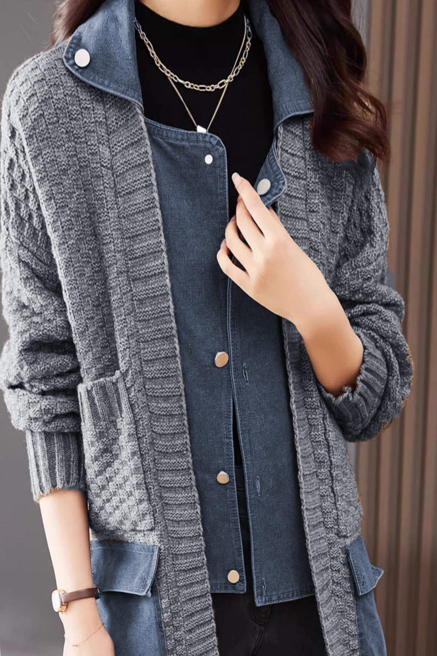 Gestrickter Cardigan-Mantel mit Einsätzen