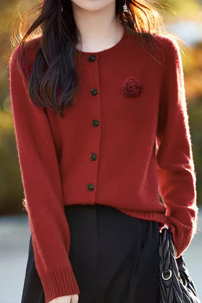 Eleganter Rundhals-Cardigan mit 3D-Blumenstrickdetails