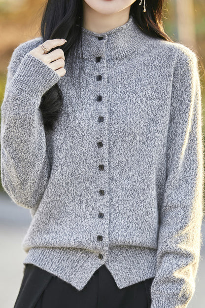 Halb hoher Kragen einfarbiger floral gestrickter Cardigan