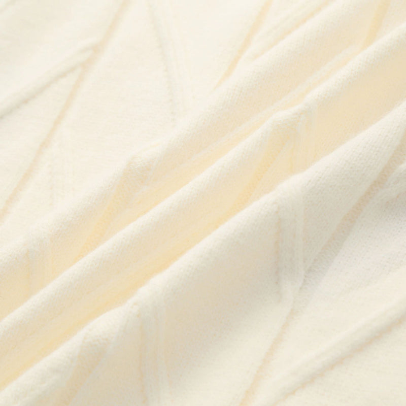 ELYRA™ | Bestickter Herz-Strickpullover