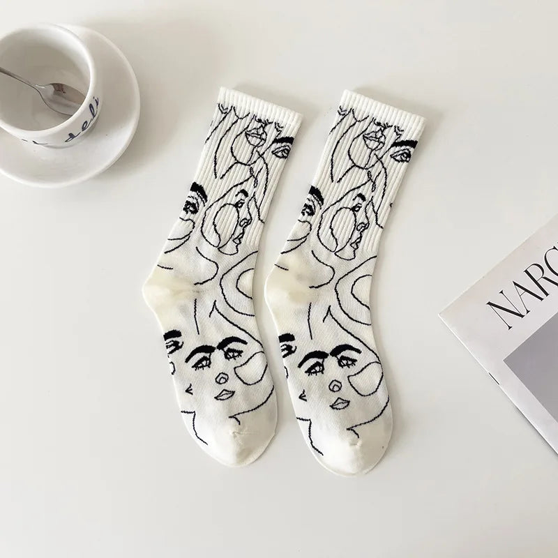 Starrende Gesichter - Abstrakte Linienkunst Socken