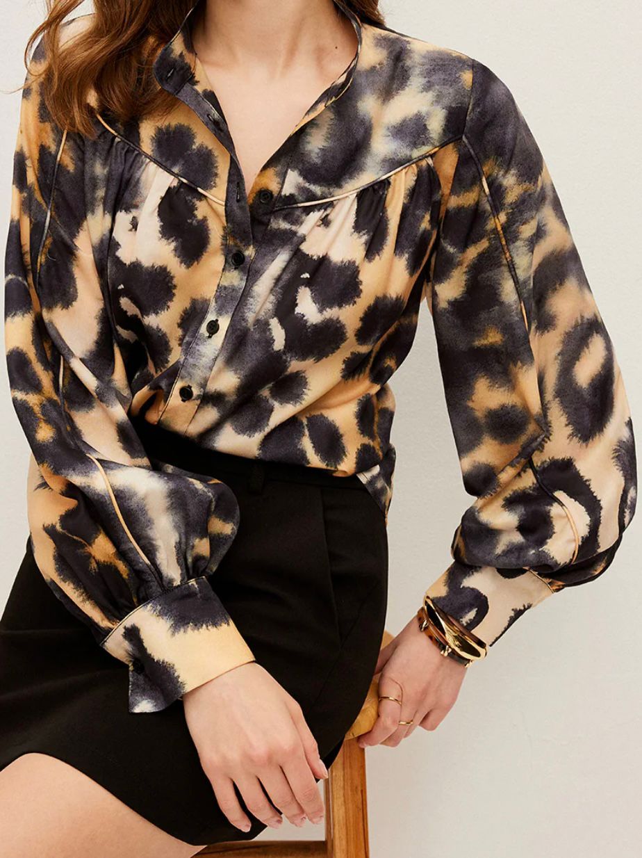 Aria™ | PureCharm Gemusterte Bluse