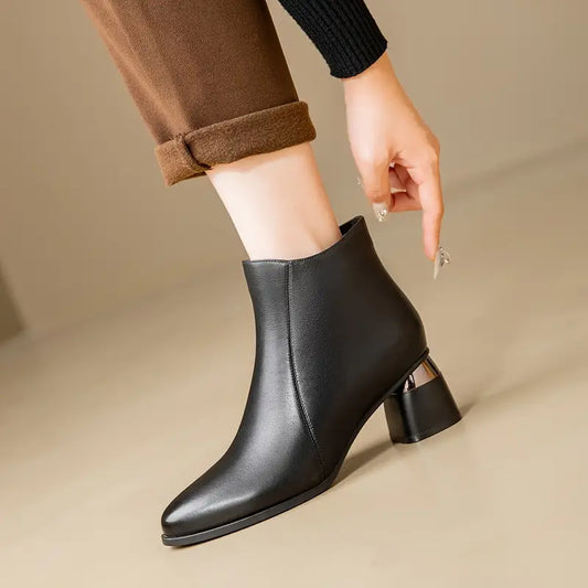 Nyla Stiefel