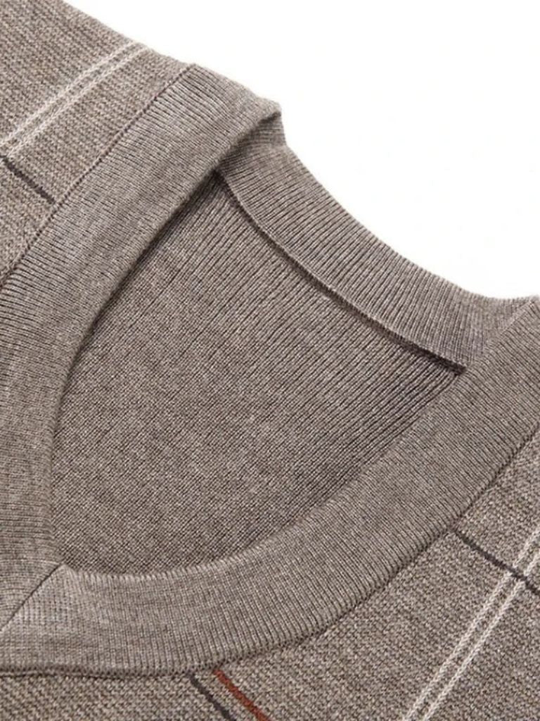 Akademische karierte Strickweste – Cross & Crown