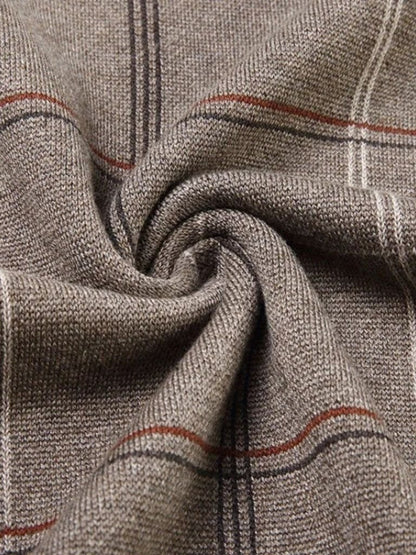 Akademische karierte Strickweste – Cross & Crown