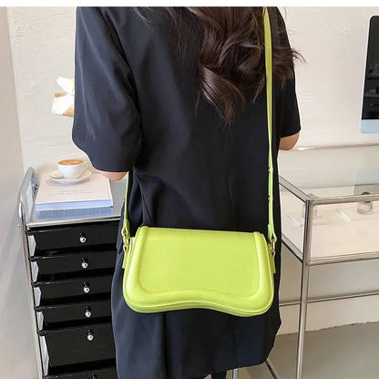 Amal | Wavy Flap Vegane Leder Tasche