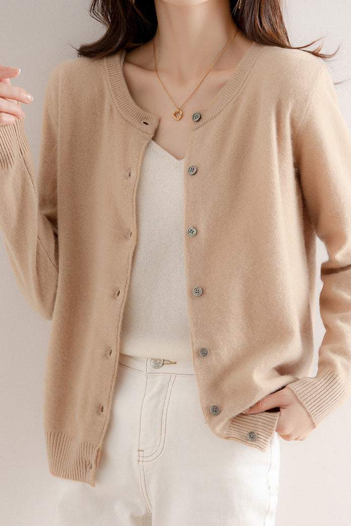 Rundhals-Wollstrick-Cardigan - 12 Farben verfügbar