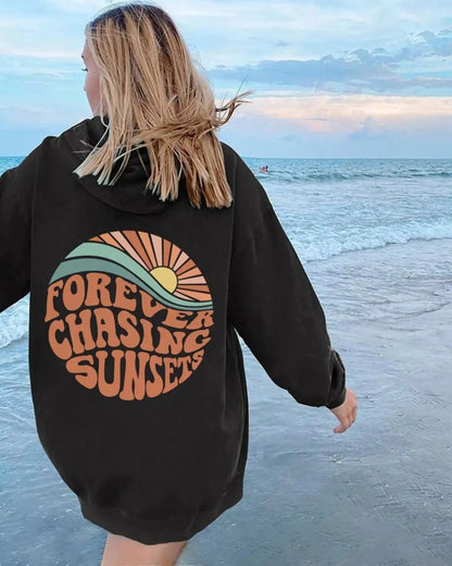 Kira | Stilvoller Hoodie „Forever chasing sunsets“