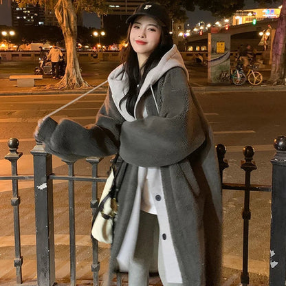 Lola | Lammwolljacke mit Kapuze