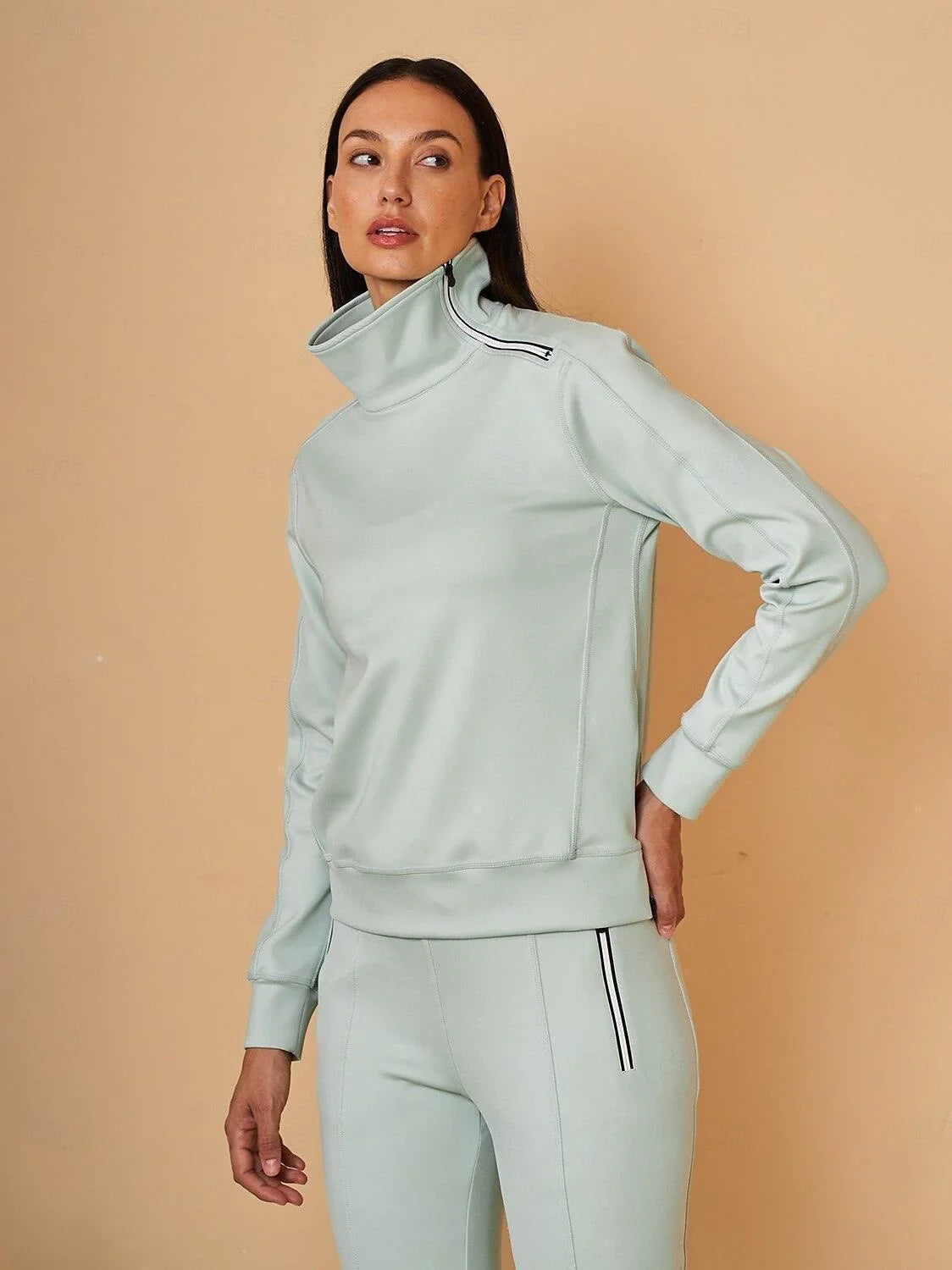 Mehr als nur ein einfaches Golf-Sweatshirt mit unregelmäßigem Kragen