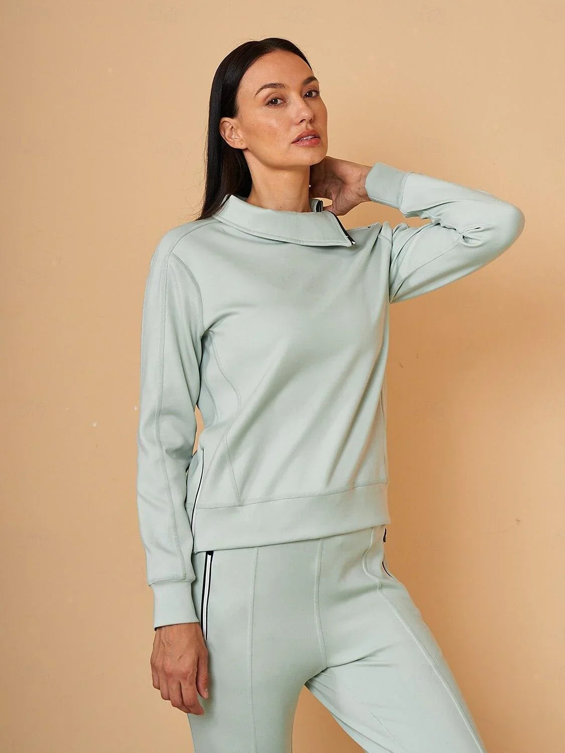 Mehr als nur ein einfaches Golf-Sweatshirt mit unregelmäßigem Kragen