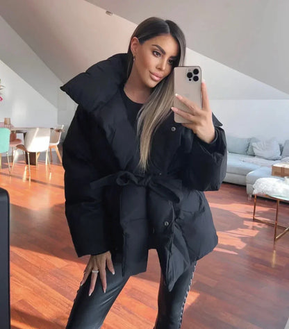 Ella - Gepolsterter Hochkragenmantel