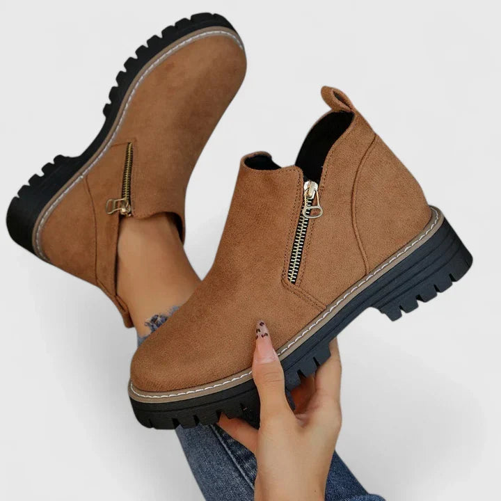 Thalyanna | Orthopädische Stiefel